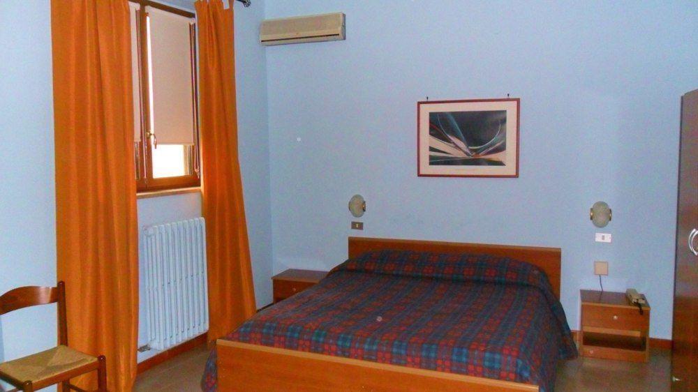 Hotel mediterraneo Giovinazzo Eksteriør bilde